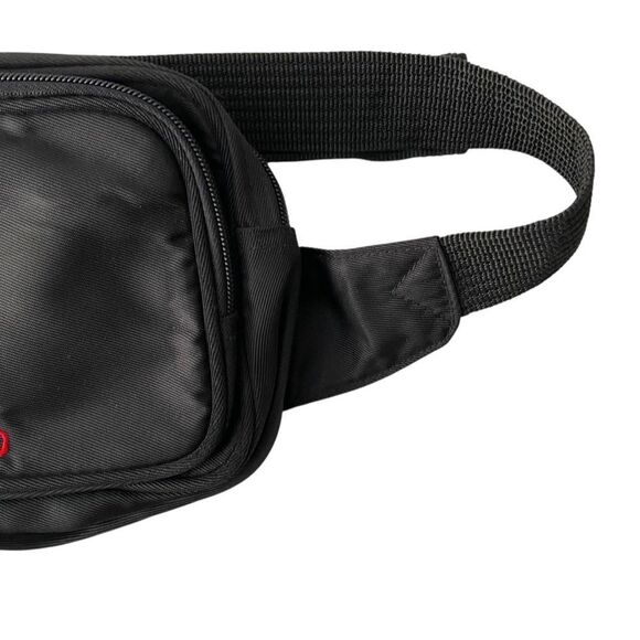 Vintage Walt Disney World Black Pooh Waist Bag - Picture 5 of 8